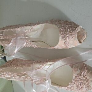 Elegant Pink Lace Peep-Toe Heels